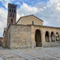 Discovering the Church in Plaza de San Lorenzo, Segovia ⛪