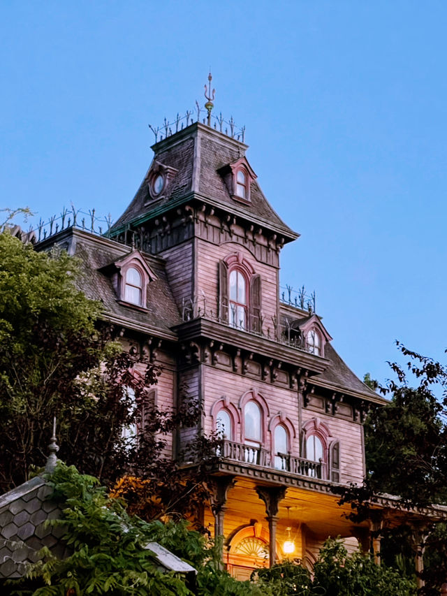 The Ultimate Disneyland Paris Guide for Disney Fans