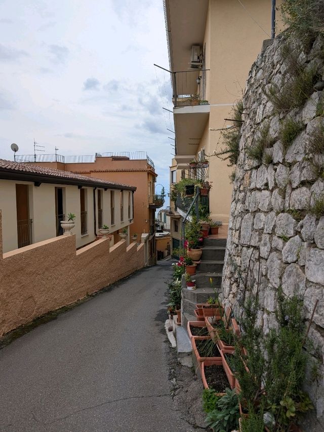 Taormina - spring walk