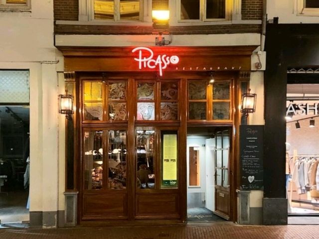 ร้านอาหารเมดิเตอร์เรเนียนชื่อดังที่ Den Bosch