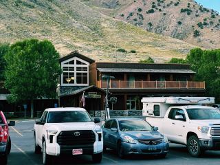 🚙 National Park Transportation Tips: Salt Lake City to the Mighty 5 🏞️🧭