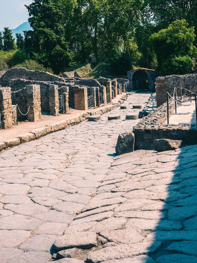 🧱 Pompeii – The Eternal City Frozen in Time