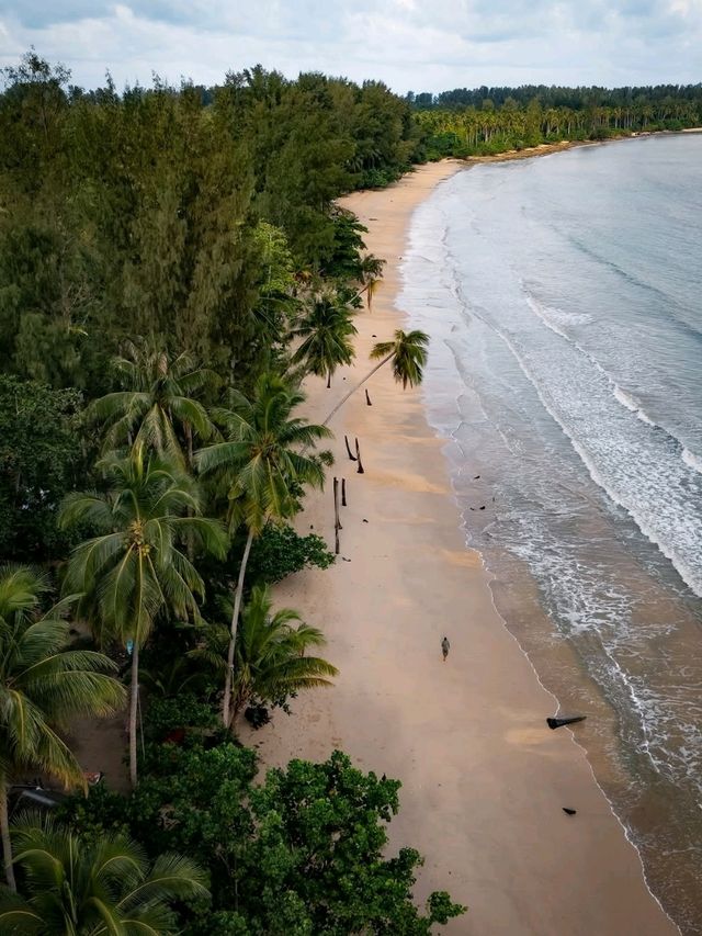 🏝️ Khao Lak Beach – The Shoreline Where Time Sleeps