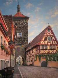 🏰🌸 “Time-Travel in Timber: Rothenburg’s Fairytale Streets” 🇩🇪