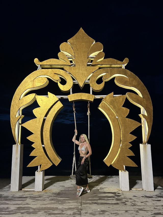 Gili Islands 100$: 3 Car-Free Islands with Turquoise Water & Soul-Healing Sunsets
