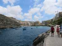 Comino Island: Hilarious Tips for a Tiny Paradise Adventure 🏝️😜"