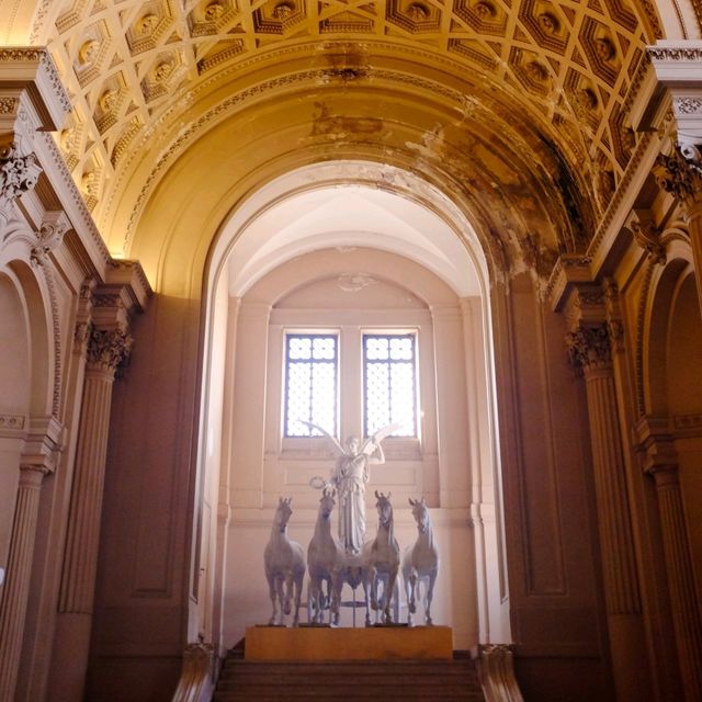 Rome – Domes, Alleys, and Eternal Architecture 🏛️🌅
