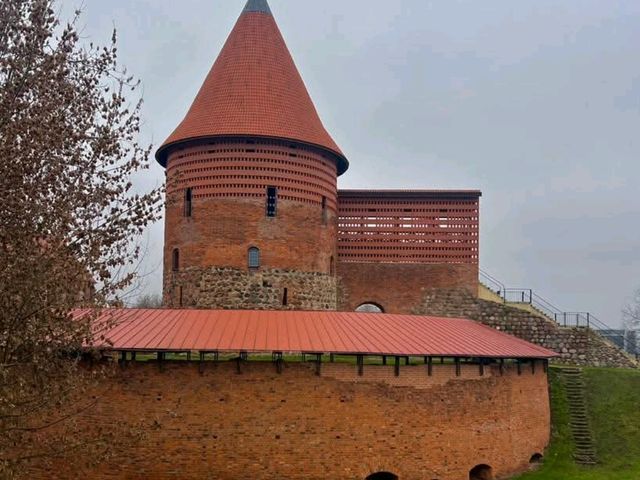 Kaunas Christmas Spirit: Golden Art Deco Glow