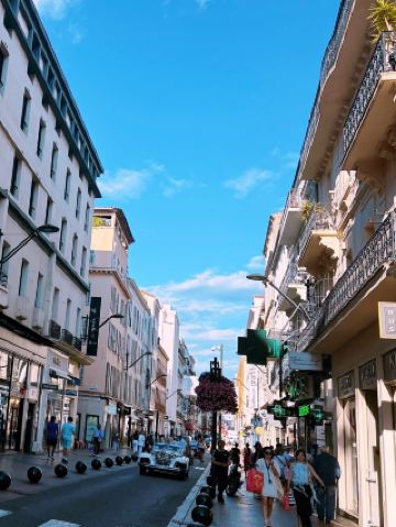 칸: 품격과 미식이 만나는 곳