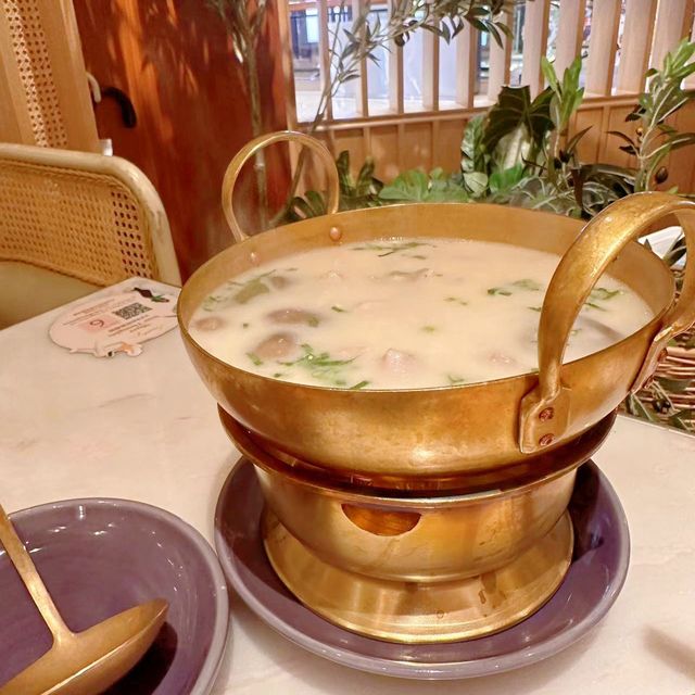 足料菠蘿肉鬆海鮮炒飯 @ladynara