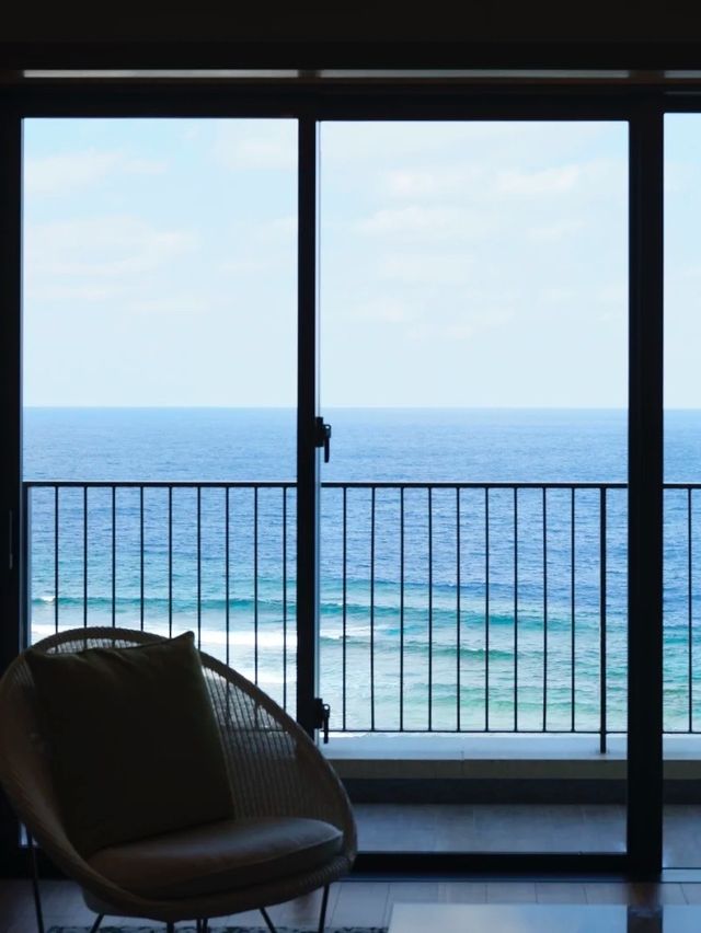 Okinawa vacation | I want to be a lifeguard here, facing the sea every day.