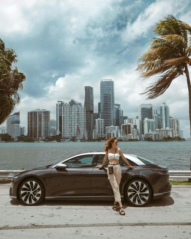 A Blissful Morning at Eden Roc Miami Beach: Renewed Sense of Energy and Positivity Guaranteed! ☕🌅🏖️