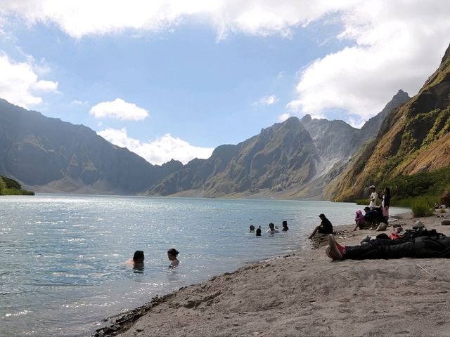 Trekking to a Volcano in Zambales 🇵🇭