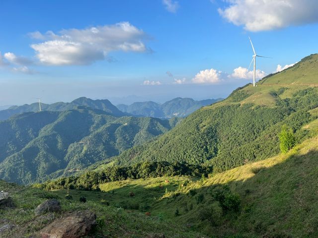 廣西玉林四勝頂，雲海之上的高山草甸