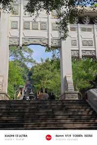 第二天，天氣晴朗，太陽一出，短袖即可，不然爬山會很熱