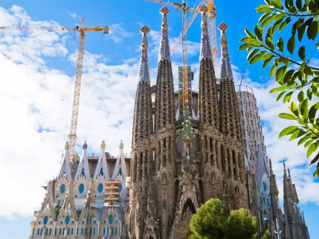 The Voice of Spring 2024 is here! Join me in checking out Barcelona to the fullest!