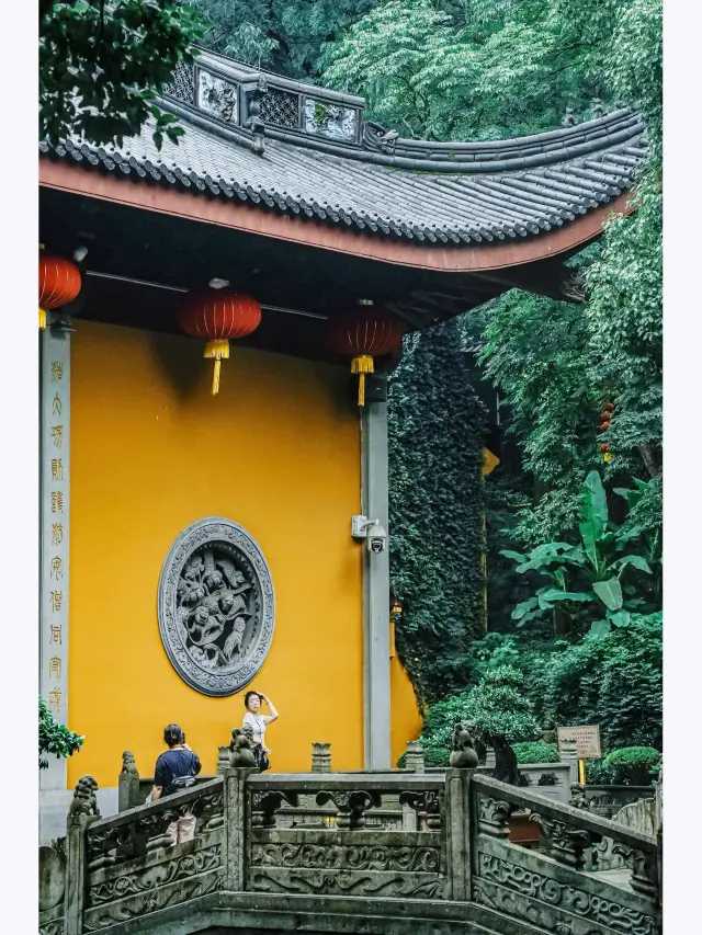 Hangzhou Mountaineering · The Group's Favorite Among the Youth, Visiting Faxi Temple to Burn Incense and Worship Buddha