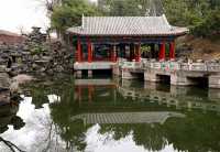 北海公園濠濮間，內裡有乾坤