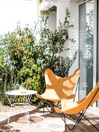 🌟✈️ Unwind in Saint-Raphael's Finest: Les Roches Rouges 🏖️🛎️