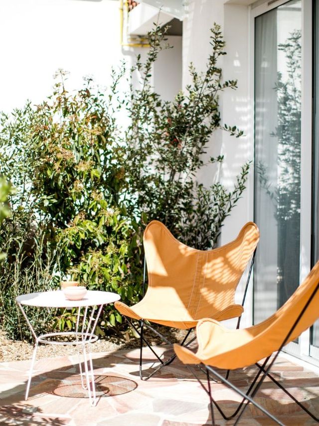 🌟✈️ Unwind in Saint-Raphael's Finest: Les Roches Rouges 🏖️🛎️