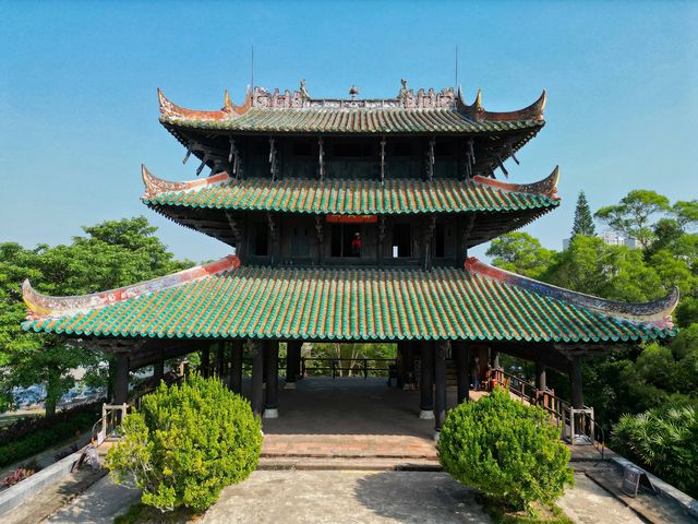 國內最牛的建築，整個閣樓建在沙堆裡
