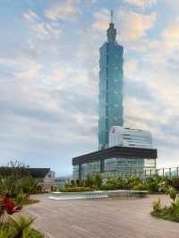 🌟 Taipei's Top Stays: Dreamy Lights & City Delights 🌟