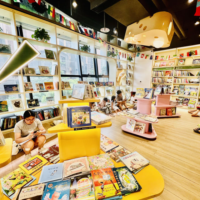 打卡深圳句象書店