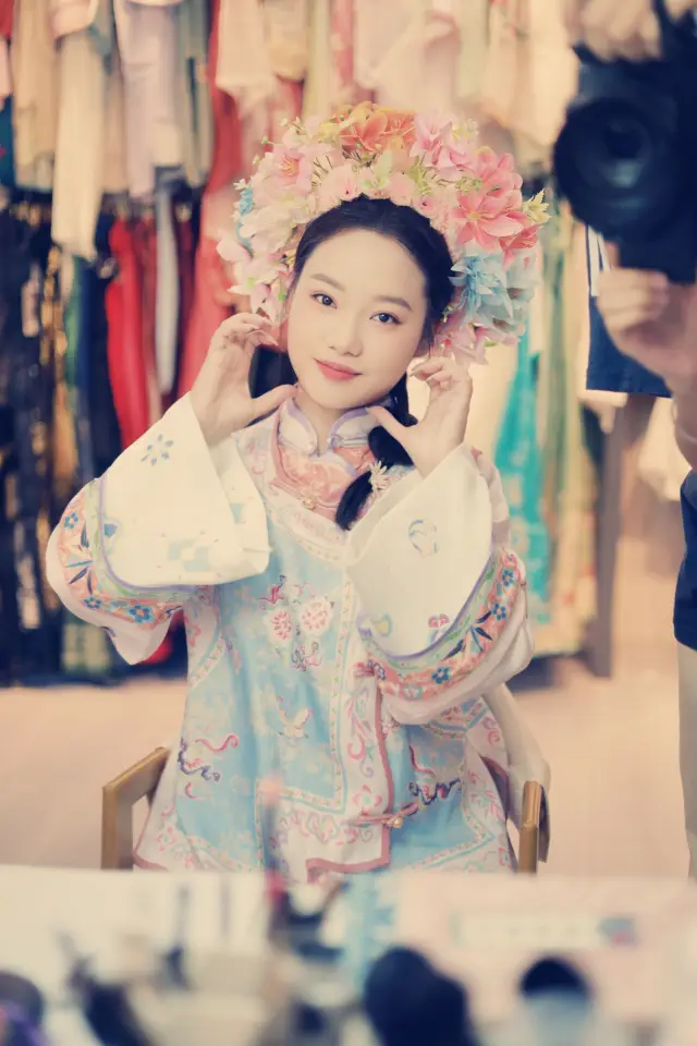 Ancient Citan Hairpin Flower Trip Moments: Romance blooming in time.