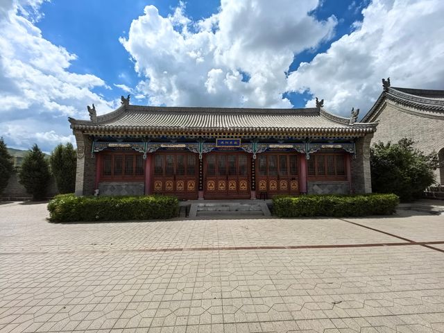 天岩范氏宗祠。