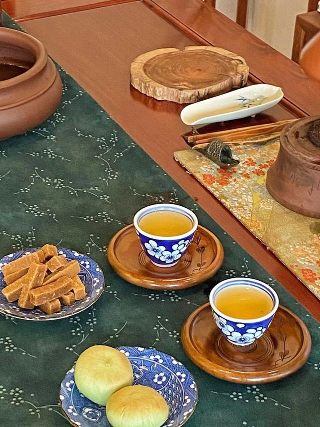 這半山中式茶館我可以待上一整天！！！。