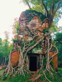 Prasat Pram: In The Possession of Jungle
