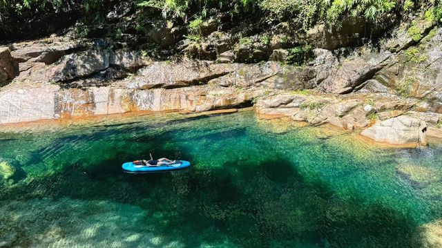 夏天這裡也有碧綠透明的水