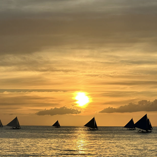 🌅 Sunsets, Sails, and Silhouettes: Boracay, You Were *Sandsational* 😜