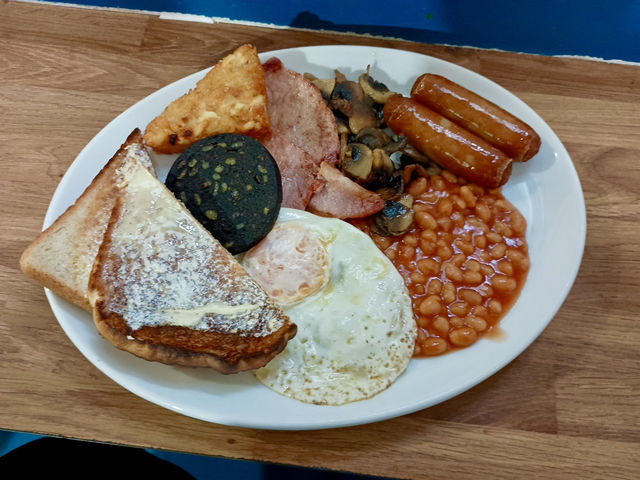 Bite into 1891: Welsh Cakes, Crispy Bacon, and a Hidden Red Relic