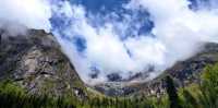以下是一份四姑娘山旅遊攻略，希望能助你擁有一段美好的旅程。   前期準備   - 證件類：攜帶身份證