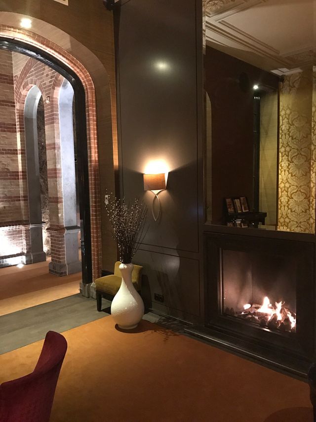 阿姆斯特丹學院酒店|經典設計與舒適體驗   地址：Roelof Hartstraat 1, 阿