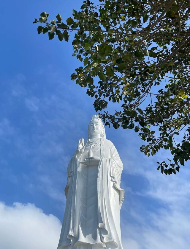 峴港山茶半島靈應寺