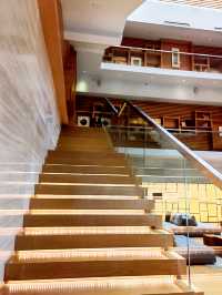 黃龍西軒麗呈酒店，最大亮點係藏書館