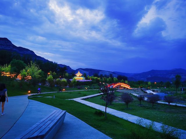 太原旅遊免費又好玩嘅地方-西山疊翠園，美景如畫。