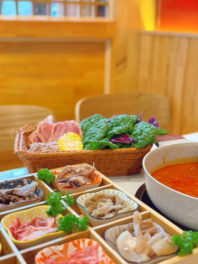 麗江除咗美景，氂牛肉火鍋真係一絕！