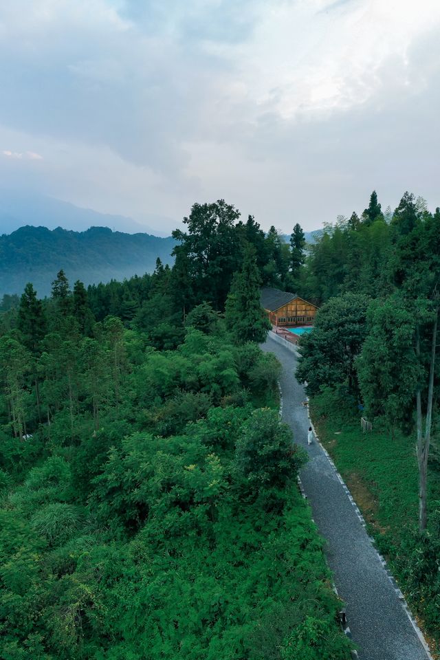 我找到了陶淵明筆下的桃花源，就在梵淨山