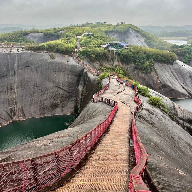 雲霧秘境莽山遊