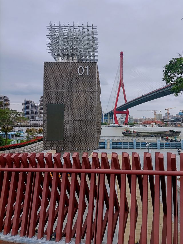 燈塔·佇立在東岸濱江｜你·見過嗎