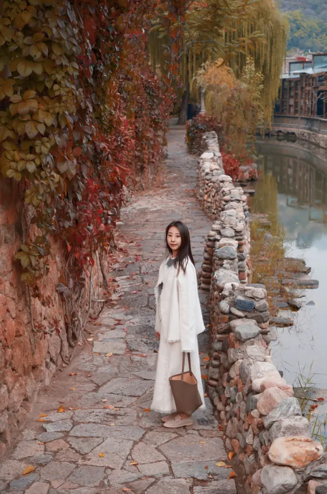 베이징 한정 만리장성 기슭의 단풍 마을