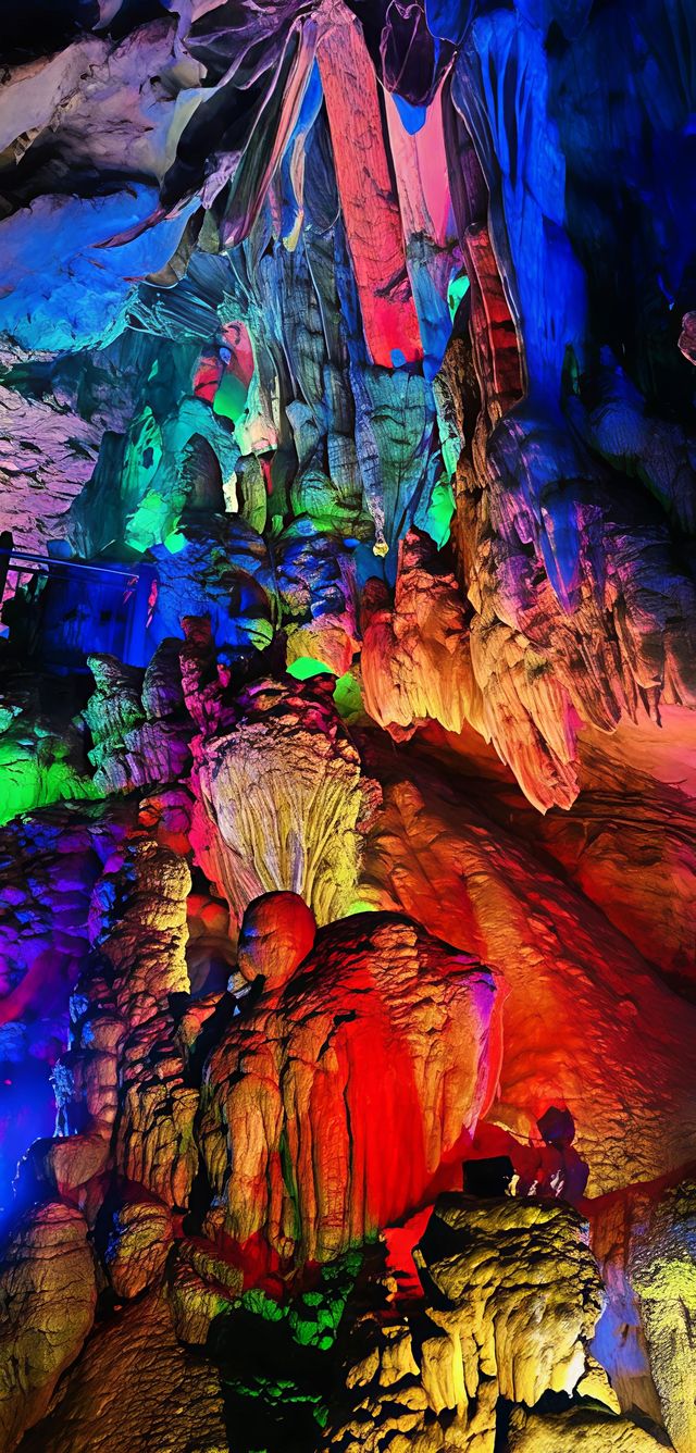 探亞洲第一洞,一步入洞穿四季,一眼望盡億年石 探亞洲第一洞,一步入洞穿四季,一眼望盡億年石