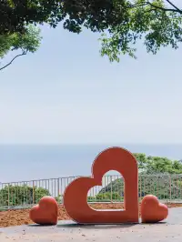 彩虹小島|闖入多巴胺色的漫畫世界