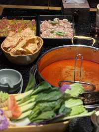 北京也能吃到現舂的！雲南野果酸湯火鍋，一口酸到景邁山