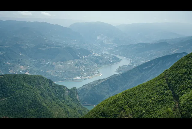 這不是登山,是向李白、杜甫的雲端詩意朝聖 這不是登山,是向李白、杜甫的雲端詩意朝聖