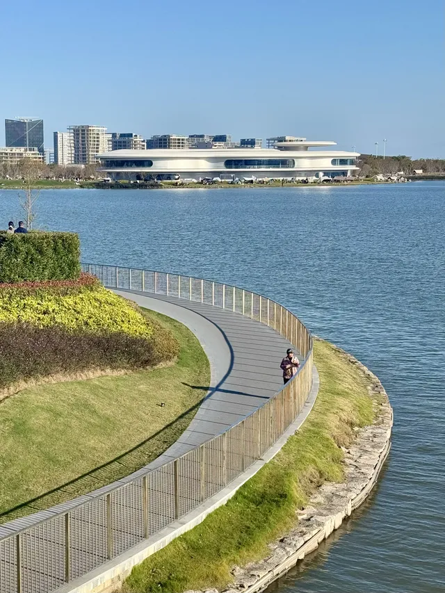 滴水湖攻略(附煙花、停車、路線及定位圖) 滴水湖攻略(附煙花、停車、路線及定位圖)