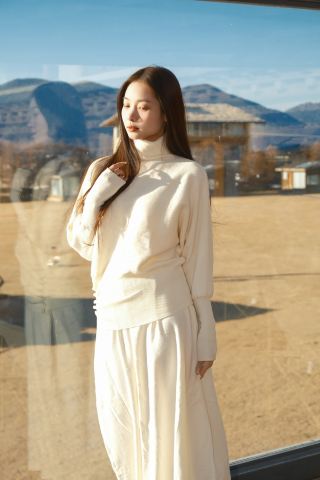 Cloud Pastures: Encounter the Tenderness of Ten Snow Mountains in Shangri-La